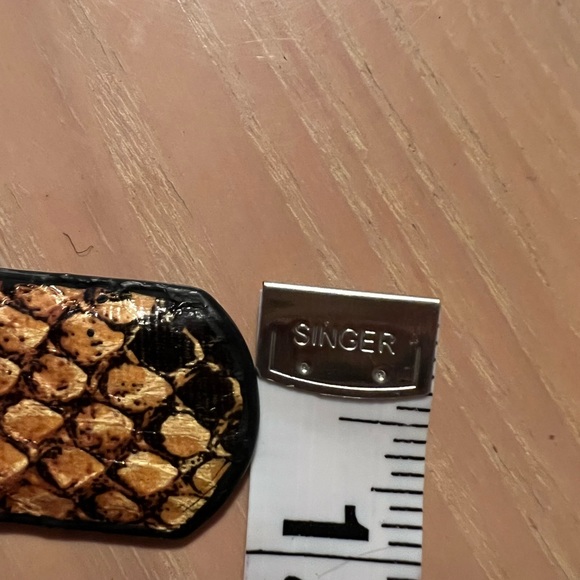 SNAKESKIN BELT FAUX 1” wide, 39 “ long. Adjustable. Smart Rectangular Bu… - Picture 4 of 6